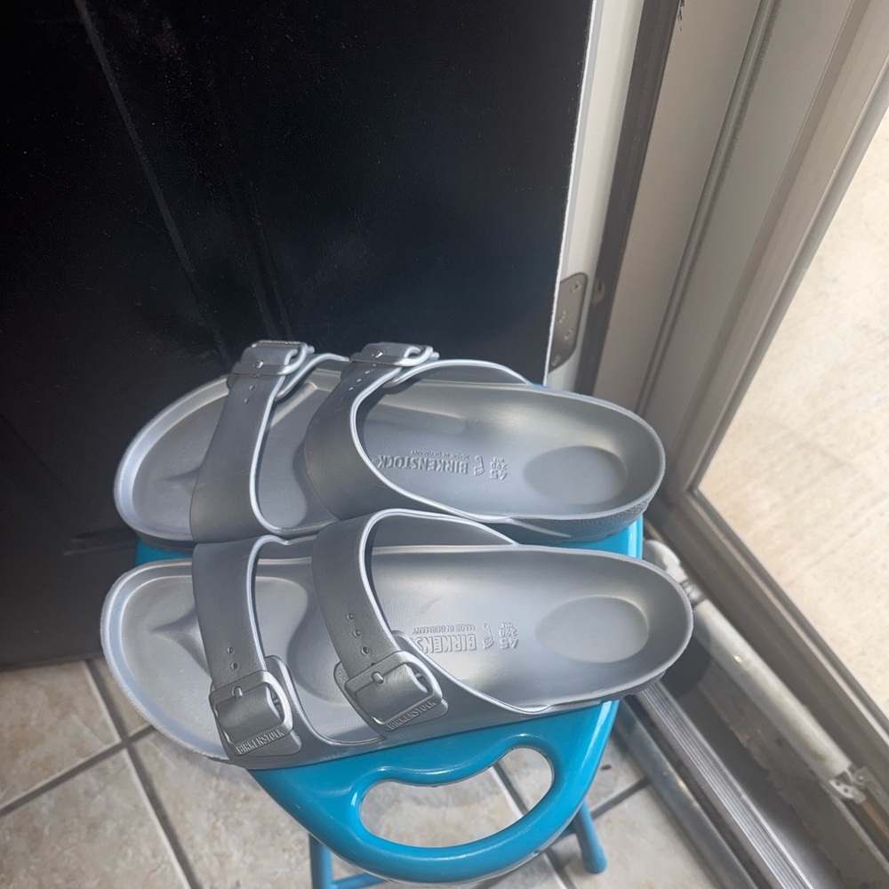Silvery Gray Birkenstocks sz 45
Double Buckle. 
Nwob